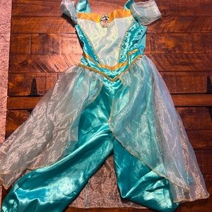 Size 4-6 Princess Jasmine Costume